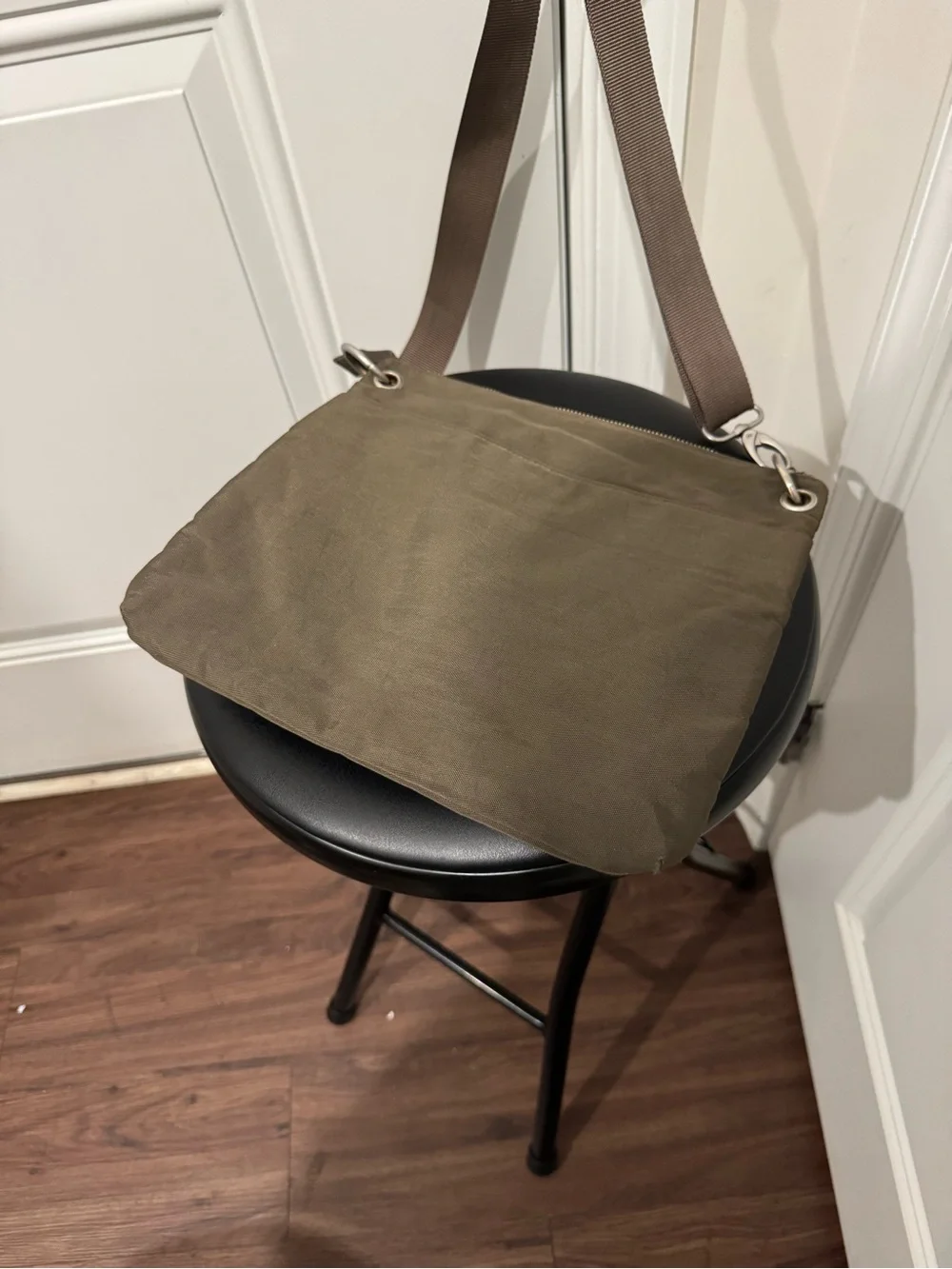 Baggallini 10x10 nylon Crossbody Messenger Bag - Olive